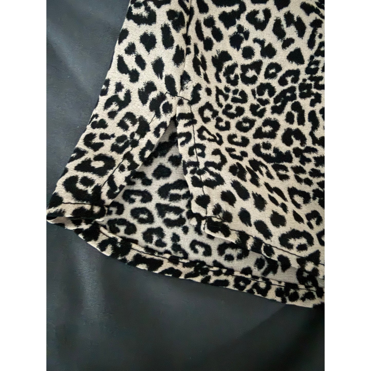 Like New Allison Joy leopard blouse-S