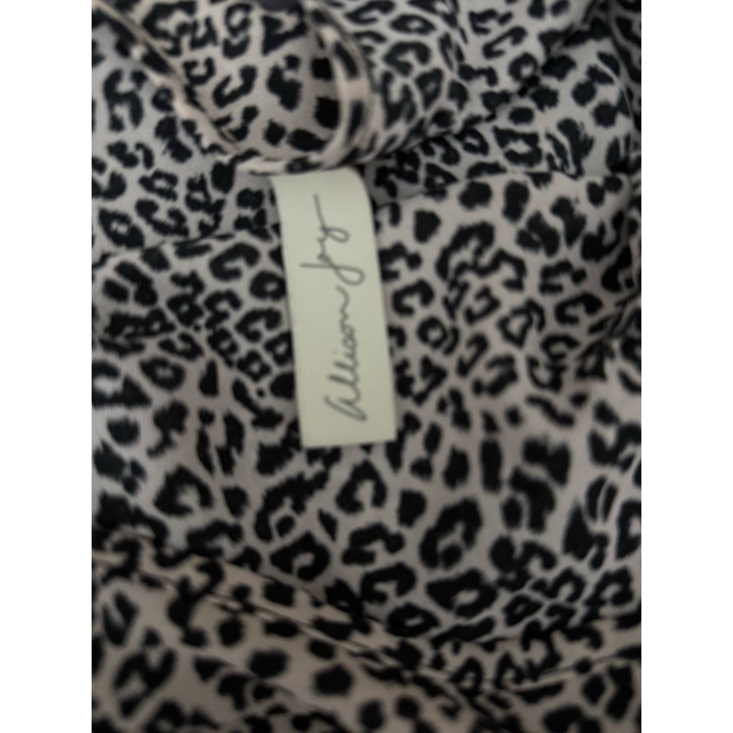 Like New Allison Joy leopard blouse-S