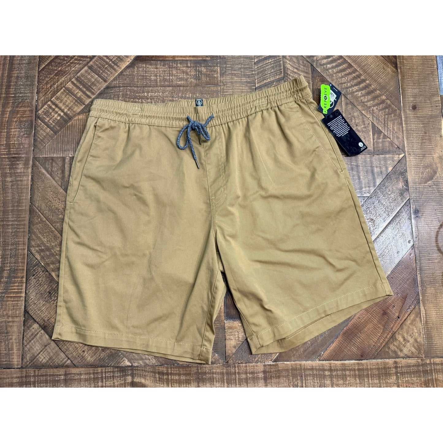New 2 Mens Volcom Shorts-38 XXL