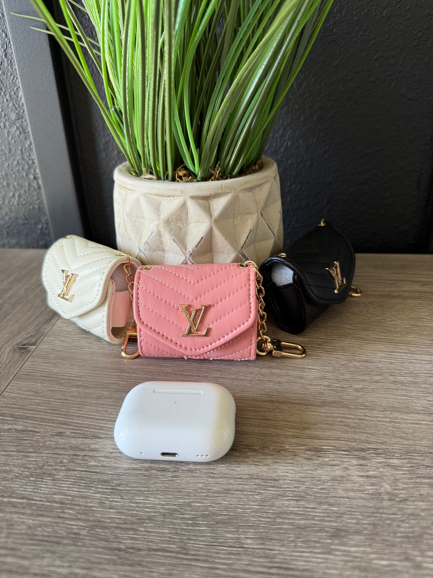 AirPod Pro/Pro 2 and Airpod 4 Case with Gold Accents