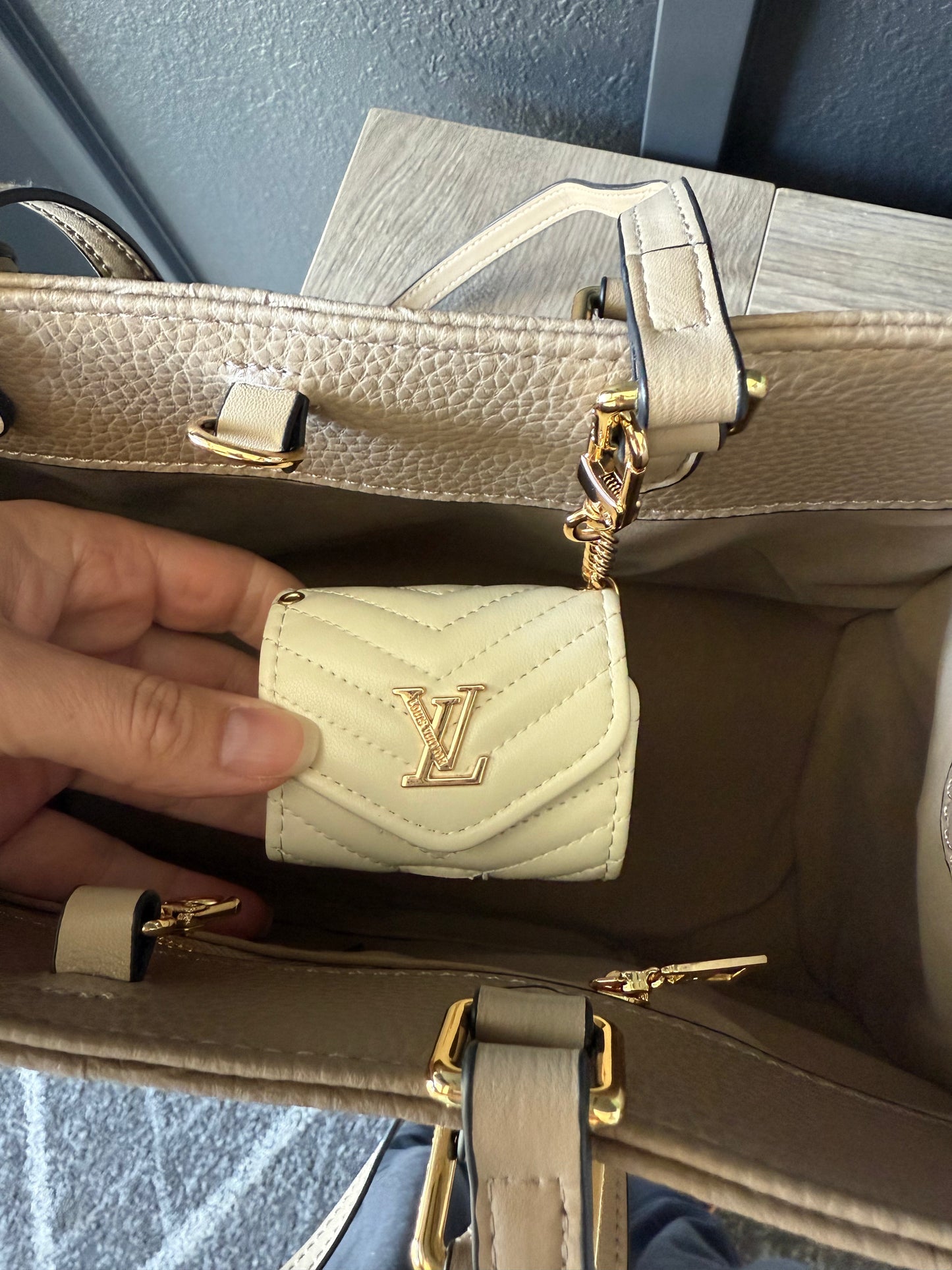 AirPod Pro/Pro 2 and Airpod 4 Case with Gold Accents
