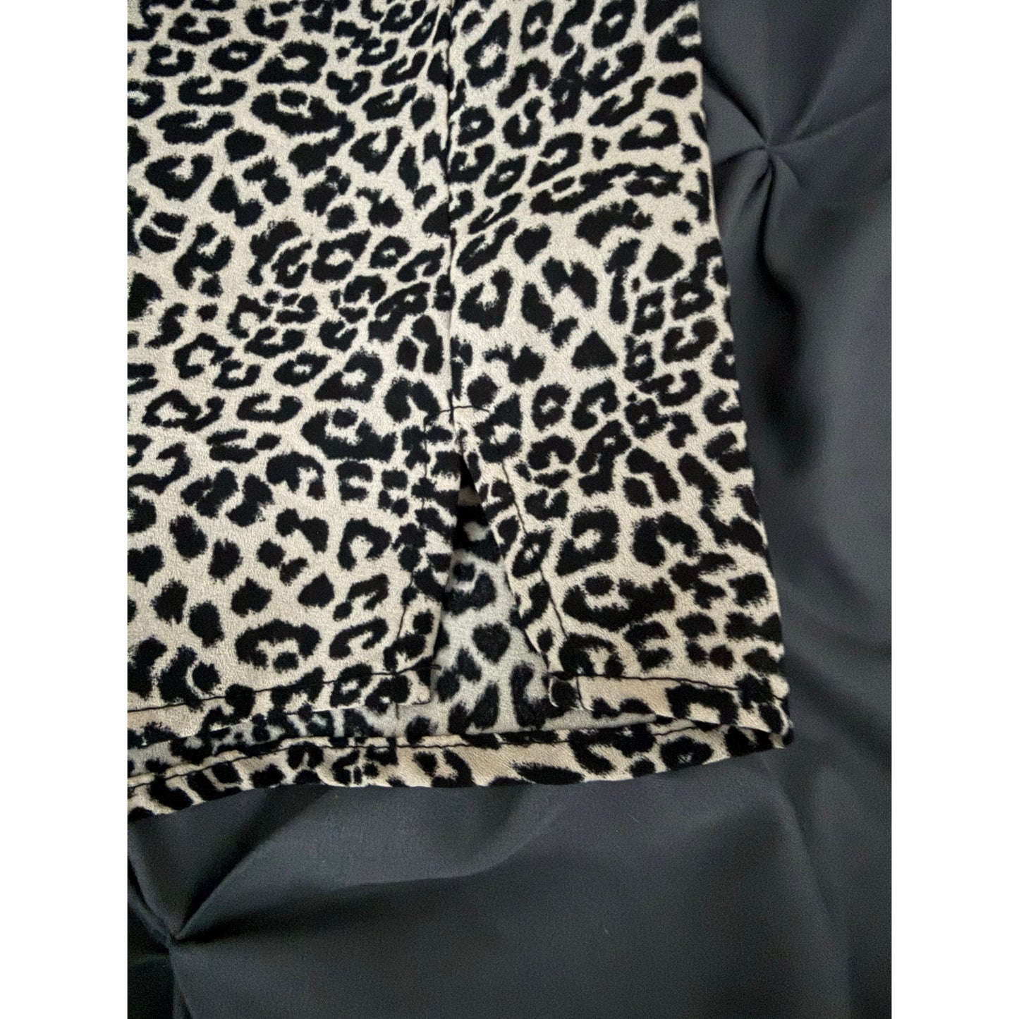 Like New Allison Joy leopard blouse-S